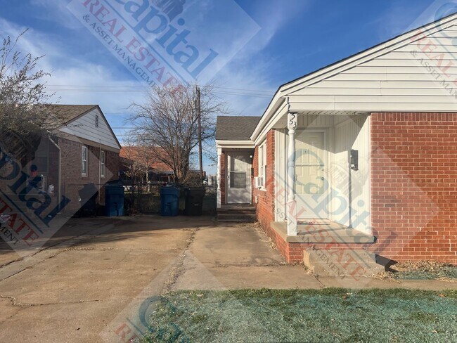 Building Photo - Cozy 2 Bedroom