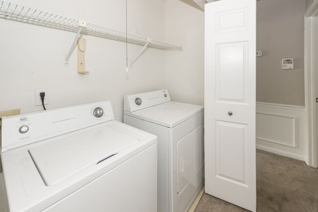 Building Photo - 2 Bedroom 2 Bath Townhouse in Crowfield Pl...