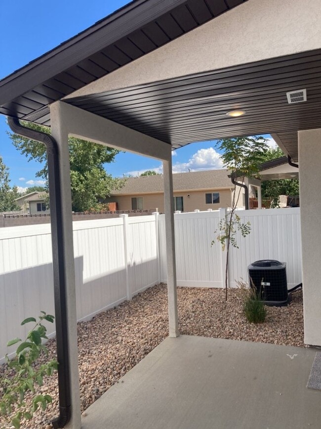 Building Photo - 3 Bed - 2.5 Bath, Newer Construction, Larg...