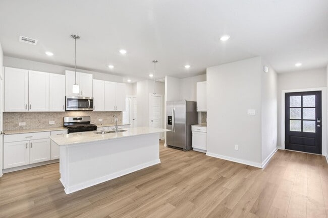 Building Photo - 6717 Chinapkin Oak Ln