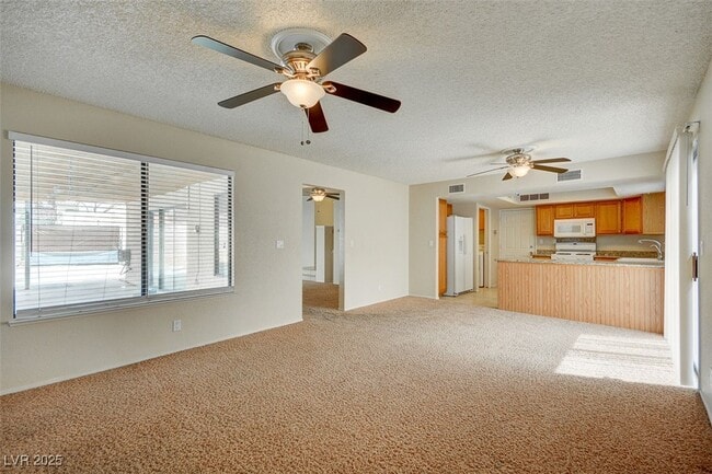 Building Photo - 3229 Canyon Lake Dr
