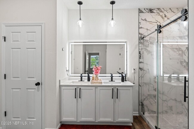 Building Photo - 12897 Logans Walk Ln