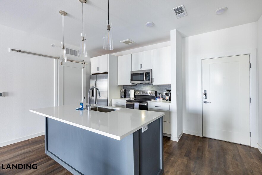 Building Photo - 5511 Caprock Smt Dr