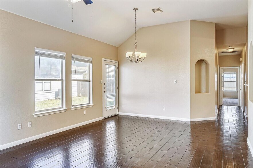 Building Photo - 2858 Southampton Way