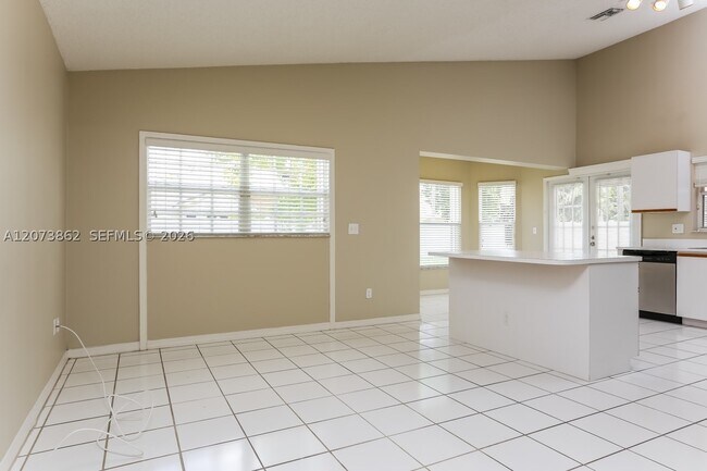 Building Photo - 576 NW 48th Ave