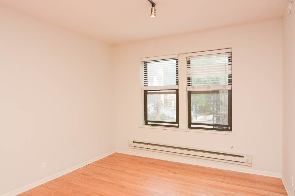 Building Photo - 2839 W Palmer St