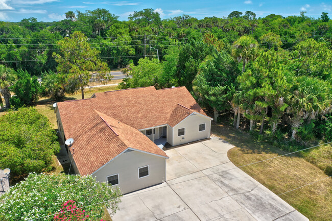 Building Photo - 100 Coral Reef Ct N