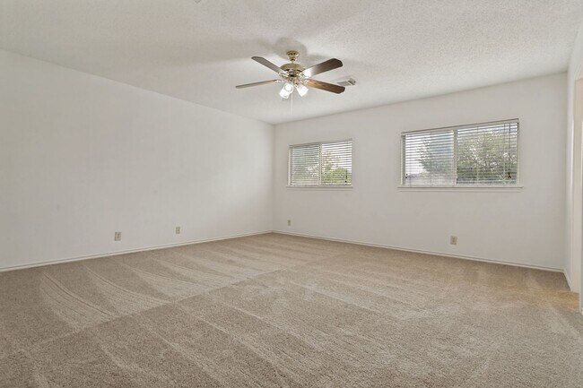 Building Photo - 3-BEDROOM HOME IN GUILBEAU PARK