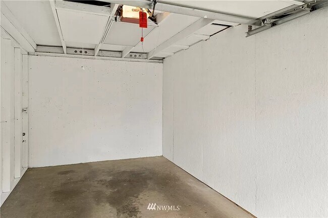 Building Photo - 15330 Sunwood Blvd