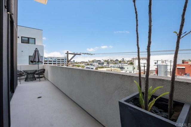Building Photo - 3047 N Park Way