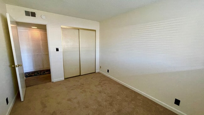 Building Photo - 532 Ebbtide Cir