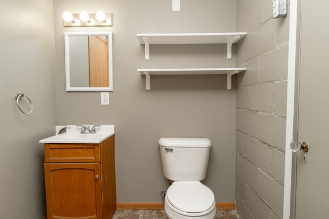 Building Photo - 603 W 18th St