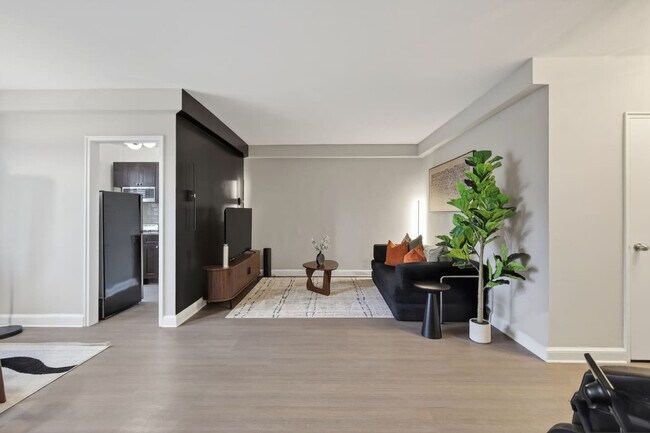 Primary Photo - 1500 Arlington Blvd