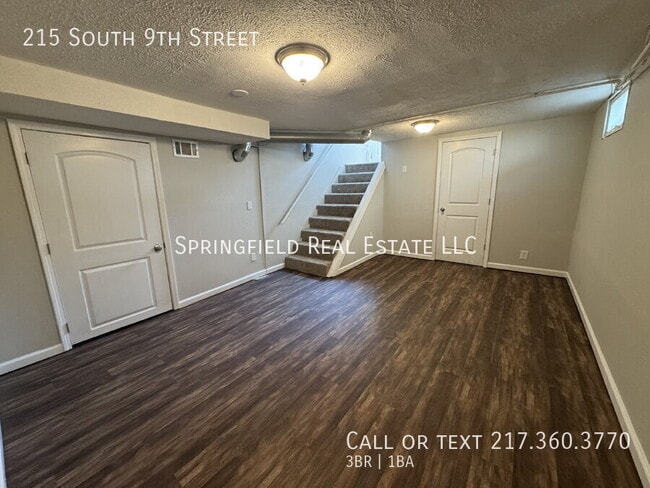 Building Photo - 215 S 9th St