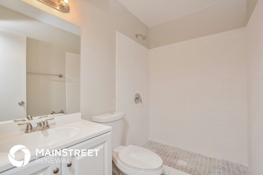 Building Photo - 7355 Darien Rd