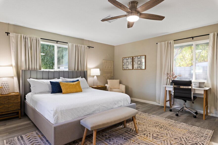 Large Master Bedroom - 4445 E Sharon Dr