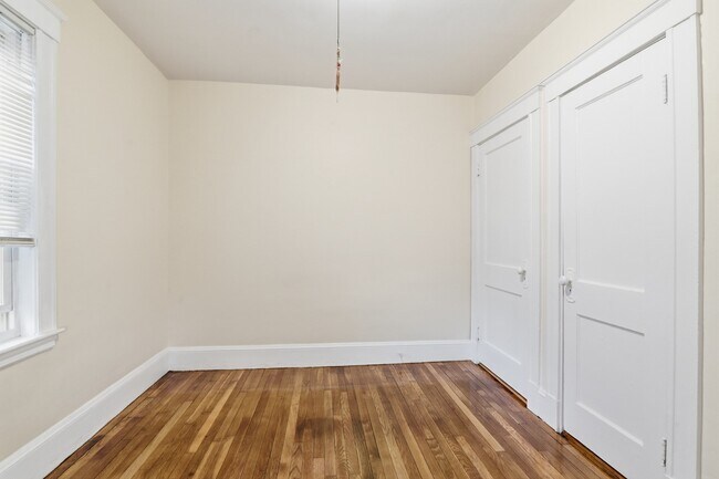 Building Photo - 60 Raycroft St