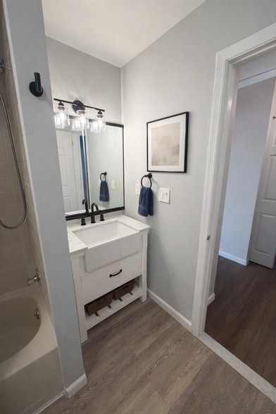 Building Photo - 230 Perth Hill Ct