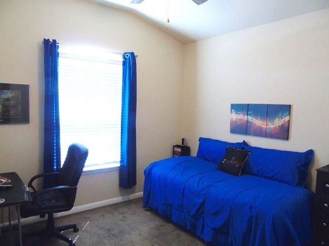 Building Photo - Gorgeous 3 bed, 3 bed, Leander Tx (Stewart...