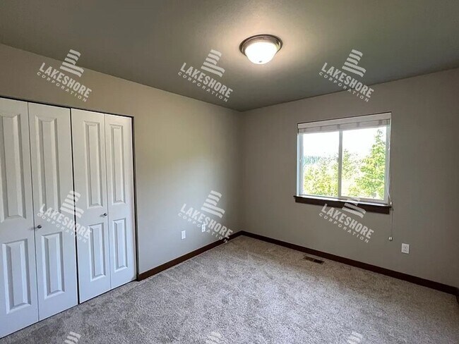 Building Photo - Spacious and Secluded 4 Bed 2 Bath Monroe ...
