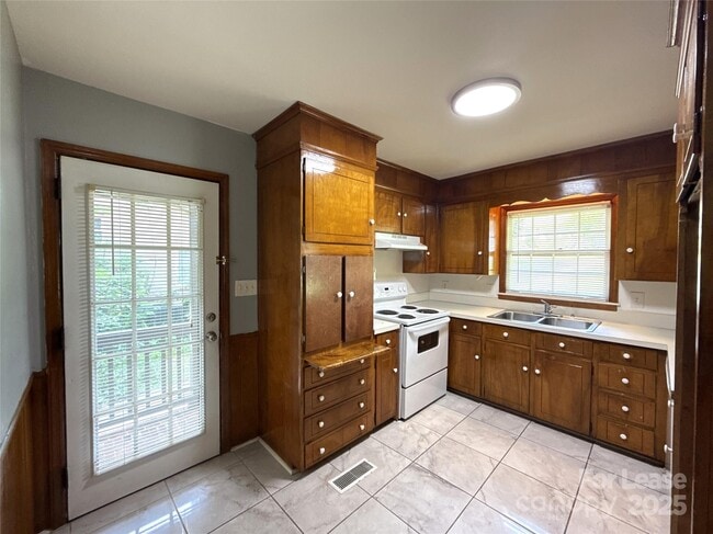 Building Photo - 3619 Havenwood Rd