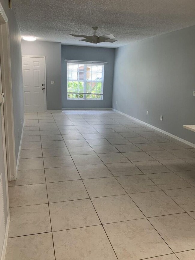 Building Photo - 10300 Fox Trail Rd S