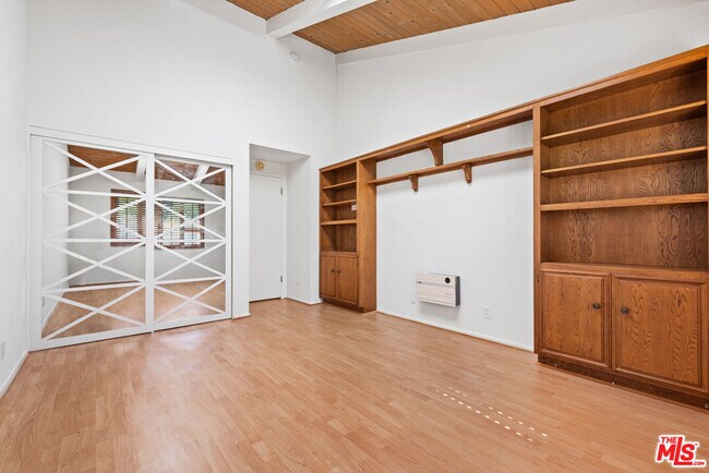 Building Photo - 106 Cresta Verde Dr