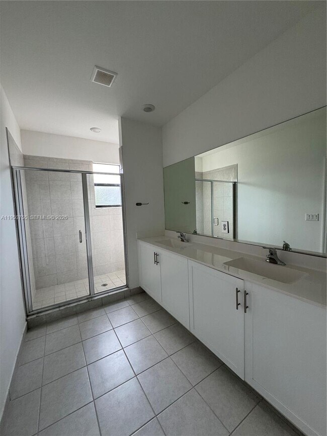 Building Photo - 11920 SW 244 Ln