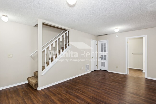 Building Photo - 9316 E Funston St