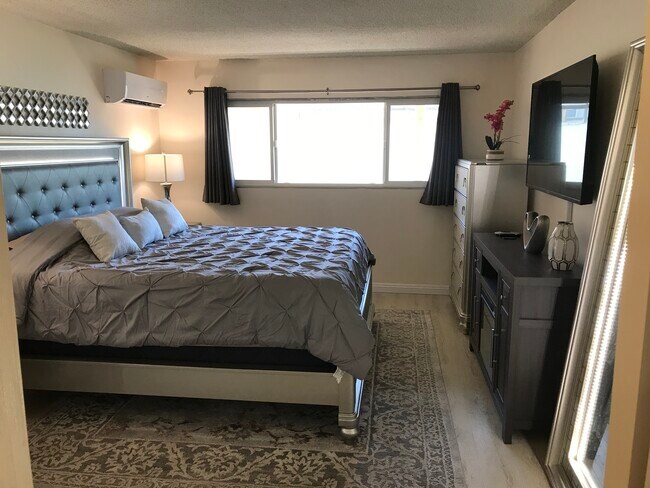 Building Photo - 1299 Cordova St