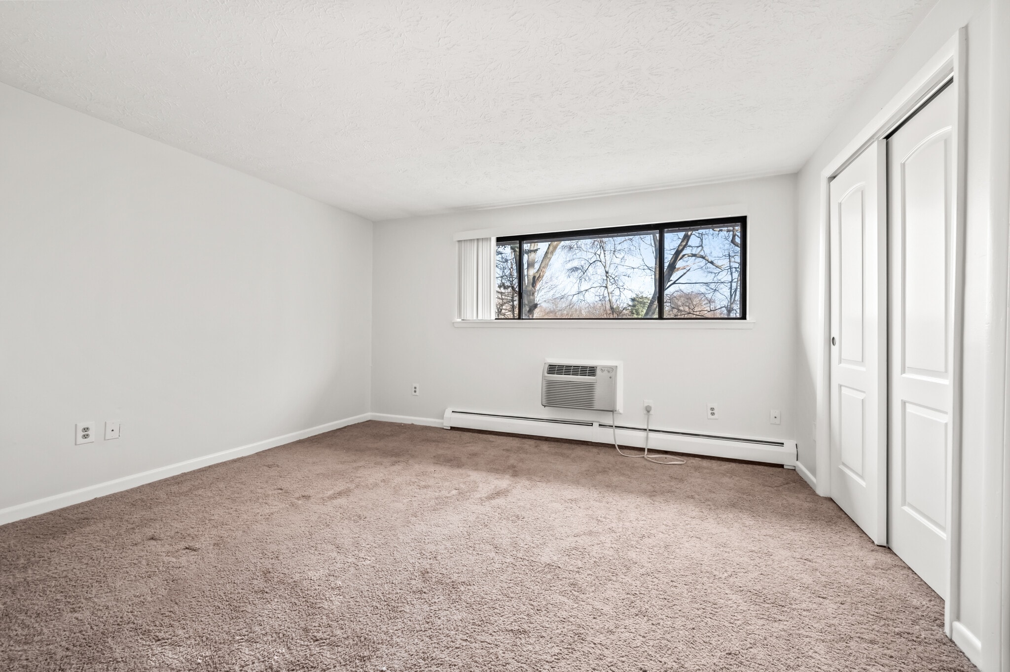 Building Photo - 339 Oakland St