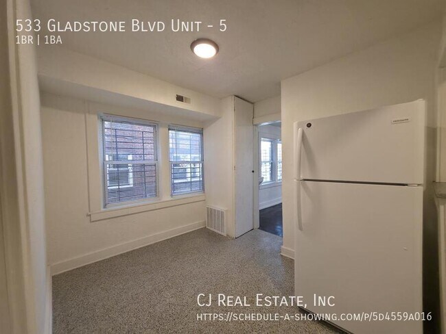 Building Photo - 533 Gladstone Blvd