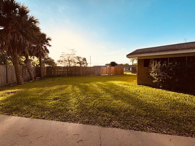 Building Photo - 4901 Timber Ln