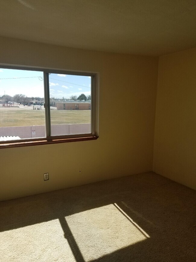 MBR - 3301 Monroe St NE