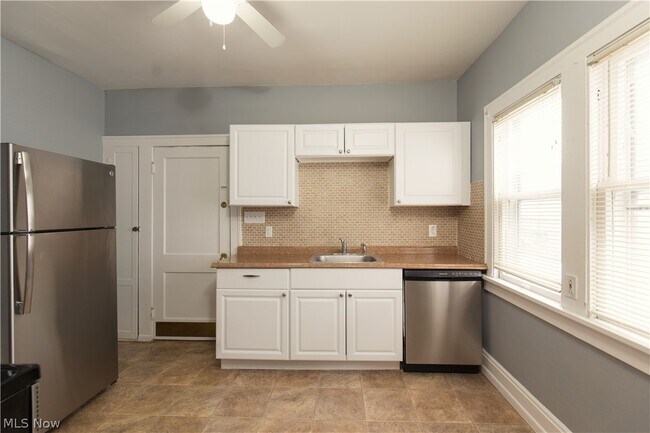 Building Photo - 2169 Olive Ave