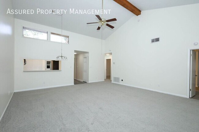Building Photo - 301 Dryberry Way