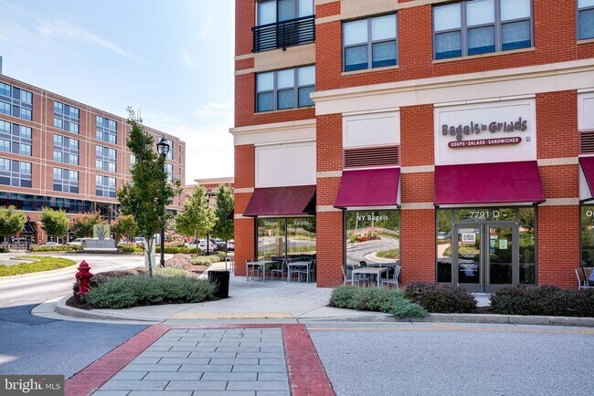 Building Photo - 2612 Maple Rock Rd