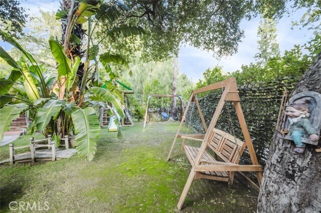 Building Photo - 2255 E Chevy Chase Dr