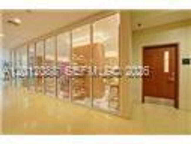 Building Photo - 6801 Collins Ave