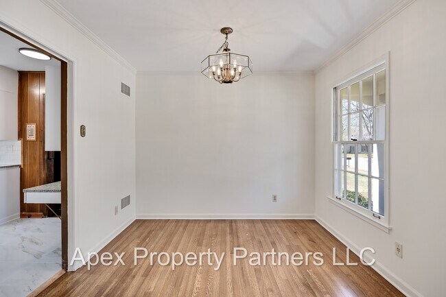 Building Photo - 5319 Chickasaw Rd