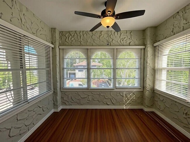 Building Photo - 2114 W Dekle Ave