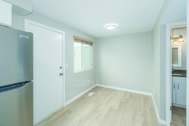 Building Photo - 207 N Liberty St