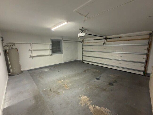 Building Photo - 2620 Bent Hickory Cir
