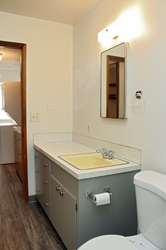 Building Photo - rbhl01