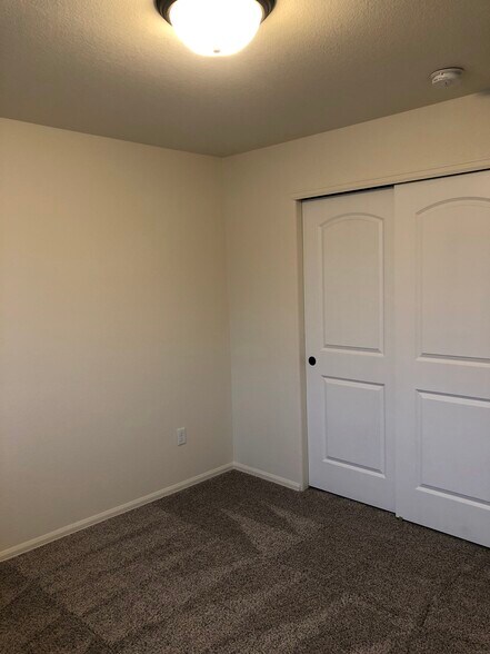 Building Photo - 622 Rosedale St