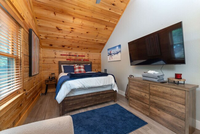 Building Photo - 49 Valley Dr