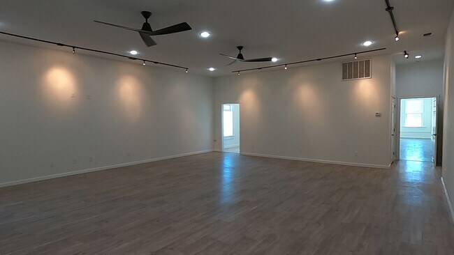Building Photo - 1439 Huntoon St
