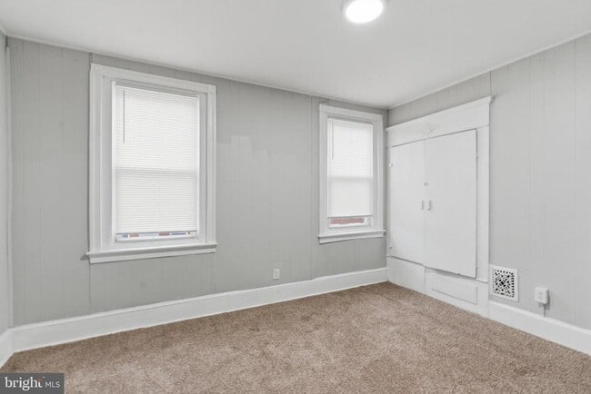 Building Photo - 3836 N Darien St