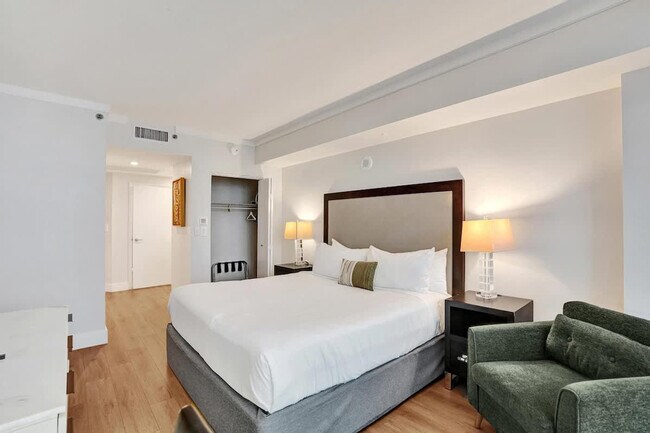 Building Photo - 2889 McFarlane Rd