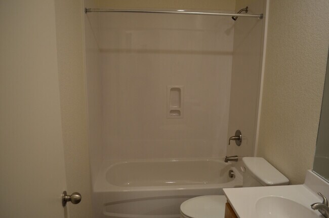 Building Photo - 211 Coby Dr